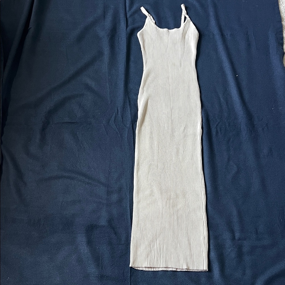 Elegant White Ribbed Maxi Dress